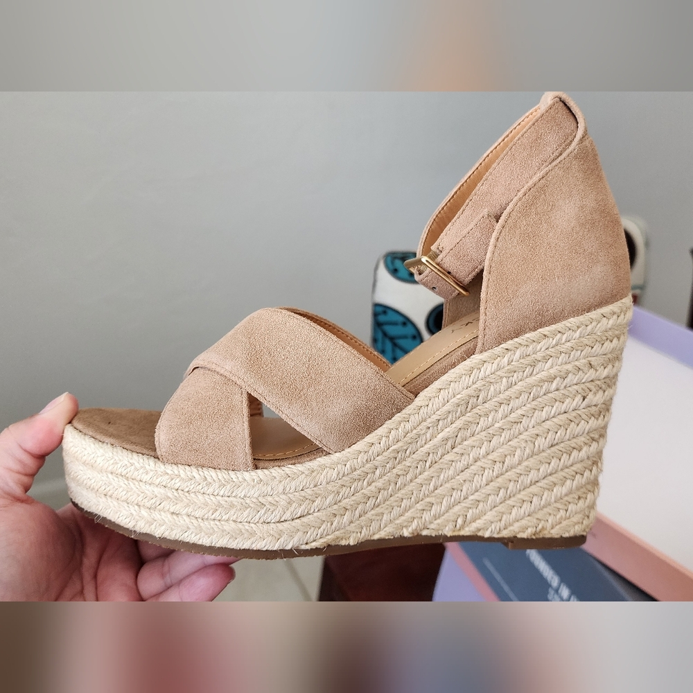 Tan Wedge Shoes with Crisscross Straps and Jute Heel